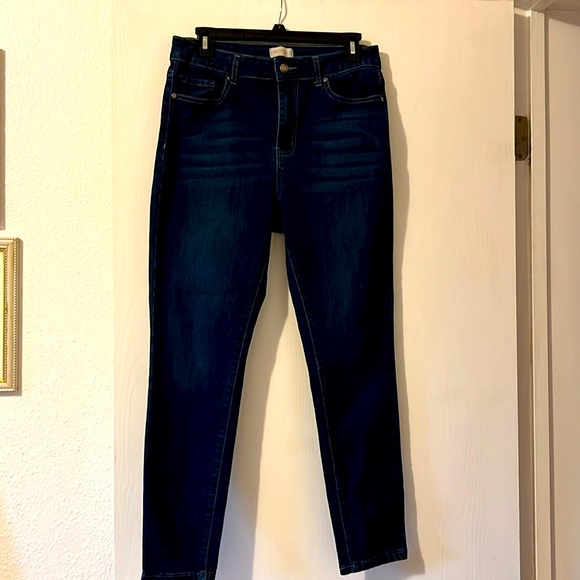 Almost brand new, maybe wore twice. Hi-rise cut. - Picture 1 of 7